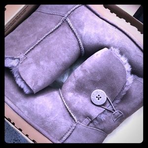 BNIB SZ9 UGG BOOTS